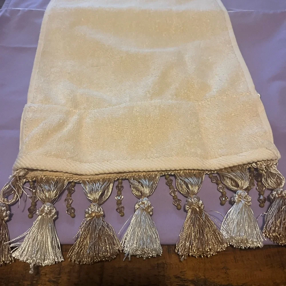 Croscill Cream Cotton hand  Towel/ Firm Price
